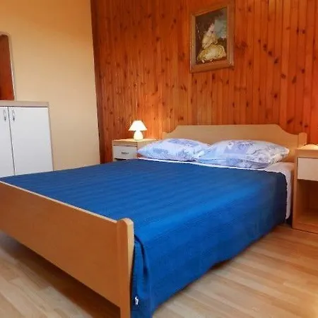 Roberto Apartment