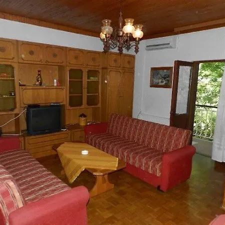 Roberto Apartment
