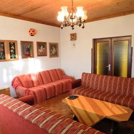 Roberto Apartment *